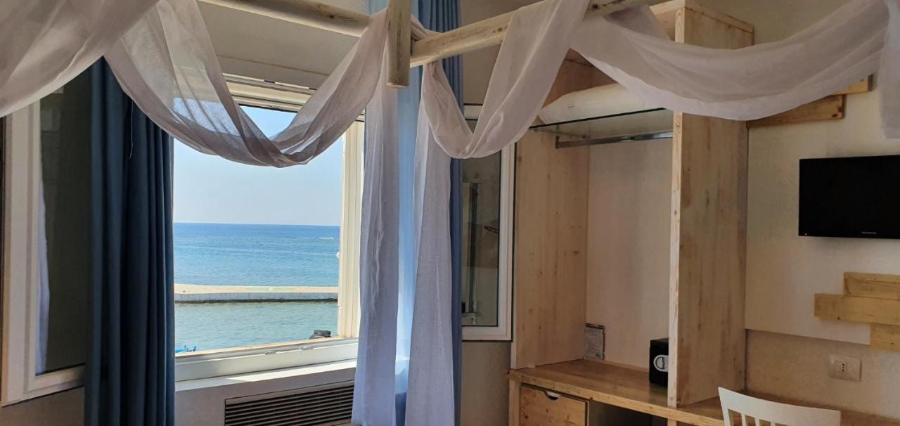 Hotel Lo Scoglio ปอร์โตเชซาเรโอ ภายนอก รูปภาพ