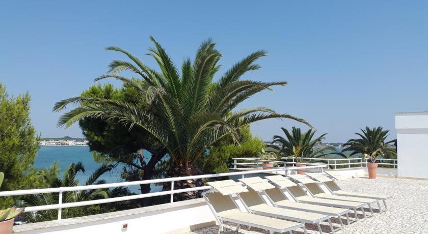 Hotel Lo Scoglio ปอร์โตเชซาเรโอ ภายนอก รูปภาพ