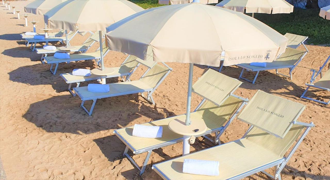 Hotel Lo Scoglio ปอร์โตเชซาเรโอ ภายนอก รูปภาพ