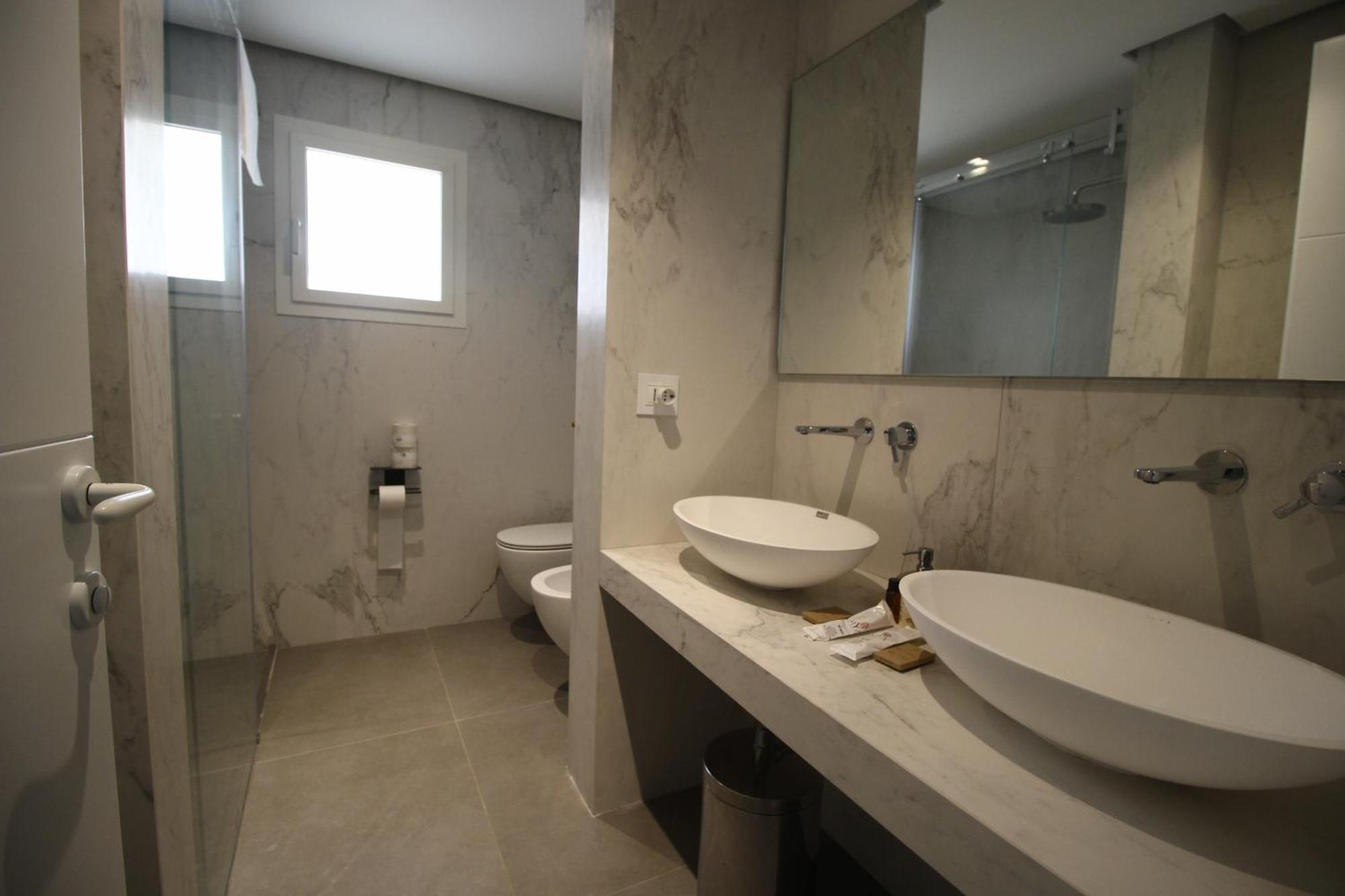 Hotel Lo Scoglio ปอร์โตเชซาเรโอ ภายนอก รูปภาพ